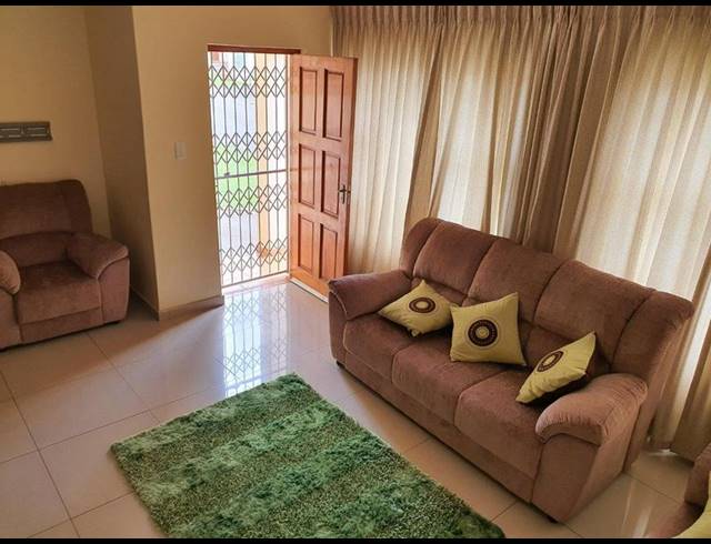 3 BEDROOM TOWNHOUSE FOR SALE IN AVOCA